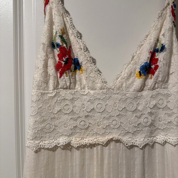 Free People Cream Dress with Floral Embroidery 🔥 Wore 1x - Picture 6 of 8